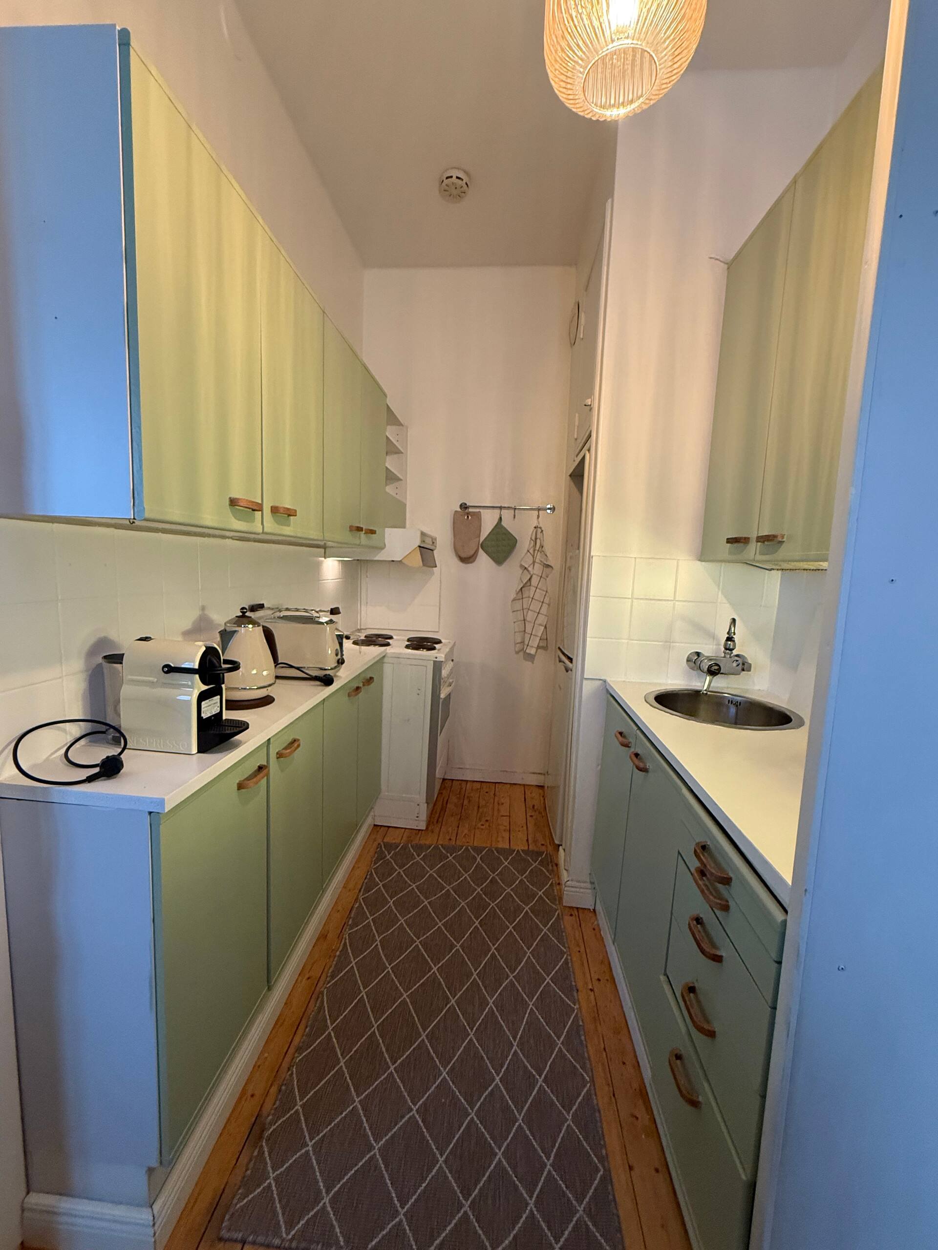 Varusteltu keittiö